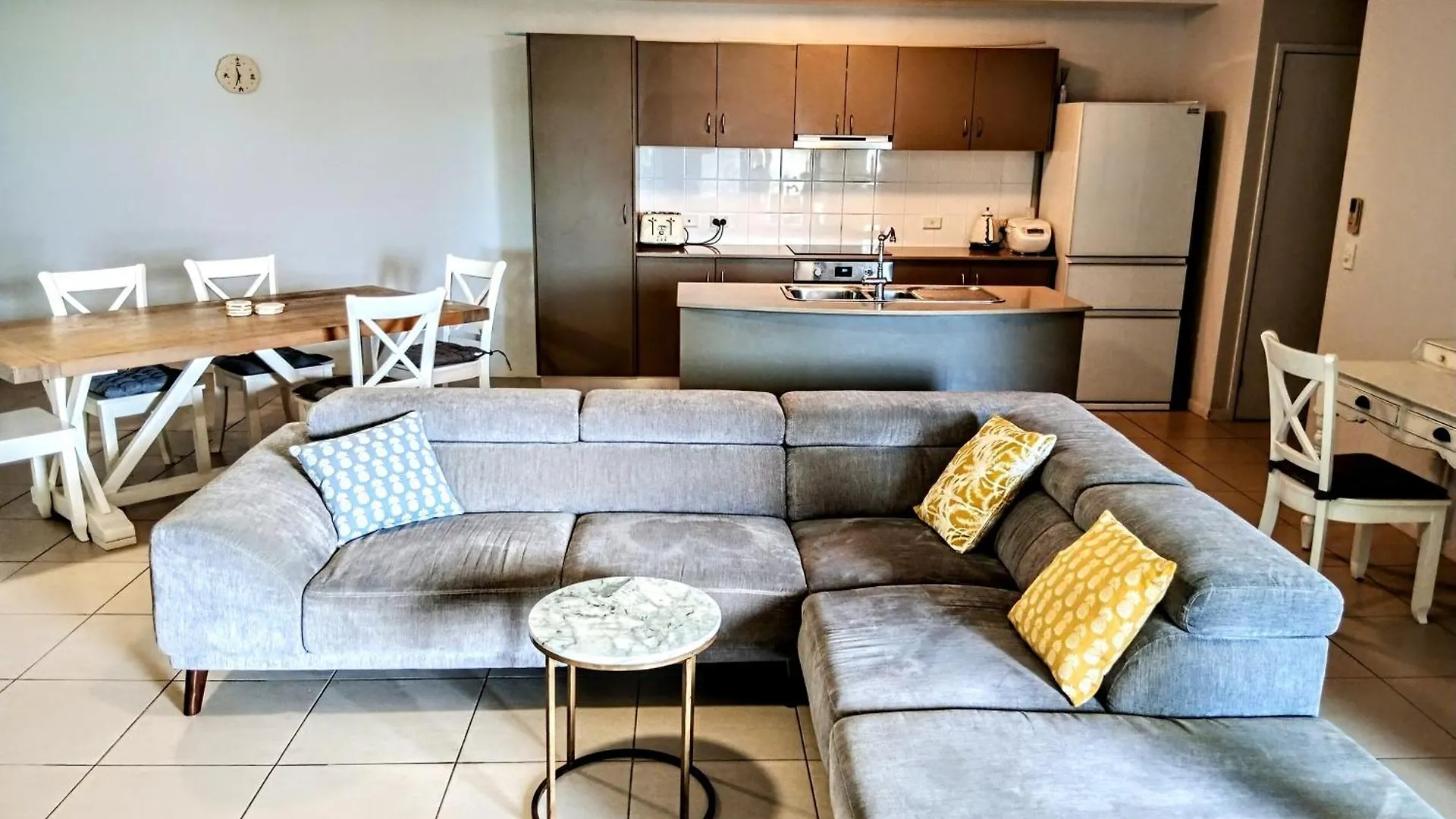 Cairns Edge Apartments Tennis Hockey Tobruk Pool A Walk Away