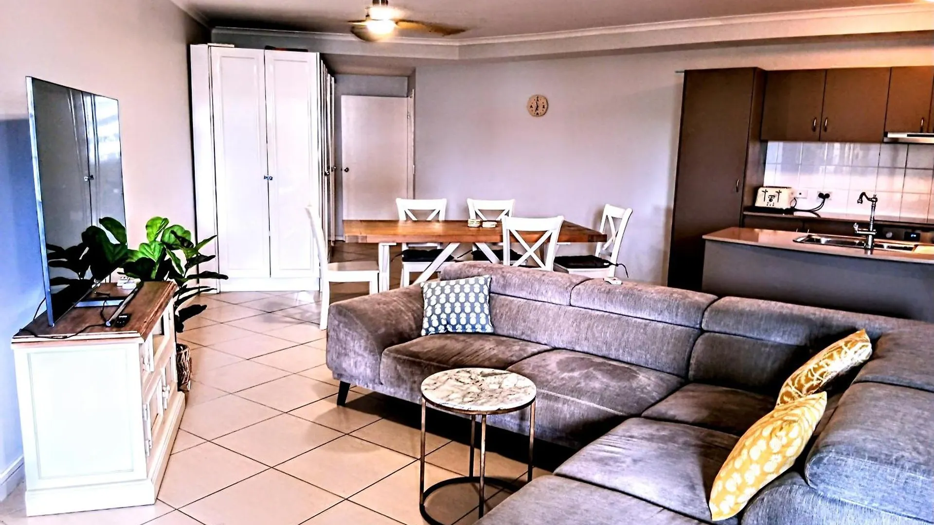 Cairns Edge Apartments Tennis Hockey Tobruk Pool A Walk Away 0*,  오스트레일리아